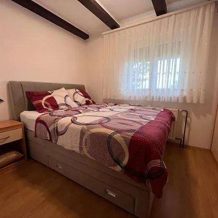 Ferienhaus Vineyard Pri Krakaru